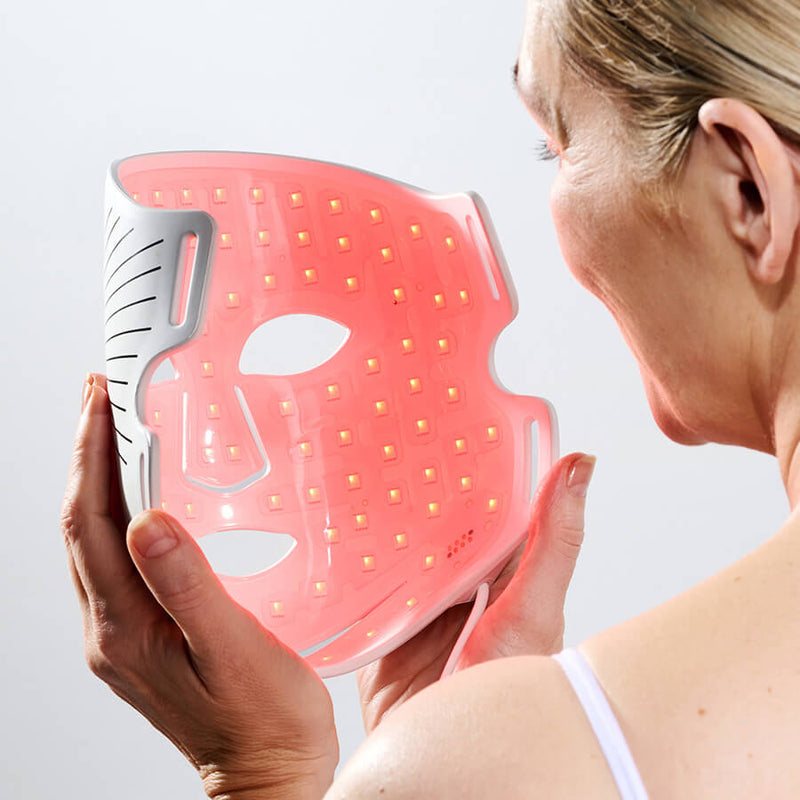 CurrentBody Skin Máscara Facial LED com Terapia de Luz Vermelha: Série 2